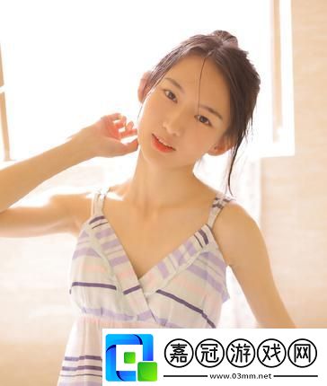 寶寶扶著水池乖乖讓爸爸洗頭親子時刻-友：溫馨沐浴中的小幸福感動無限！