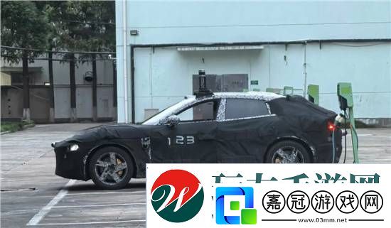 小米SUV內飾細節曝光！疑配有一體式遠端帶魚屏
