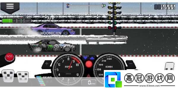 像素賽車手重溫經典街機暢享極速之旅！