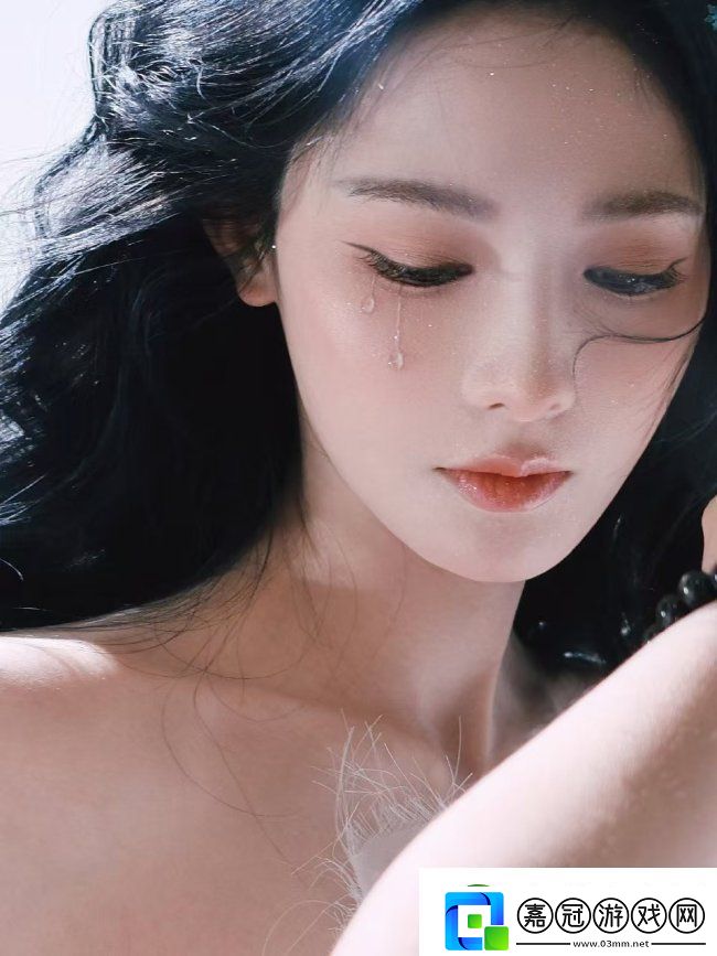 彭小苒穿白色紗裙似天使雪膚烏發清純動人